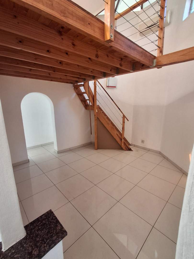 3 Bedroom Property for Sale in Die Hoewes Gauteng