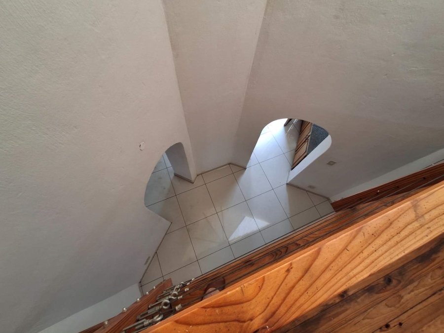 3 Bedroom Property for Sale in Die Hoewes Gauteng