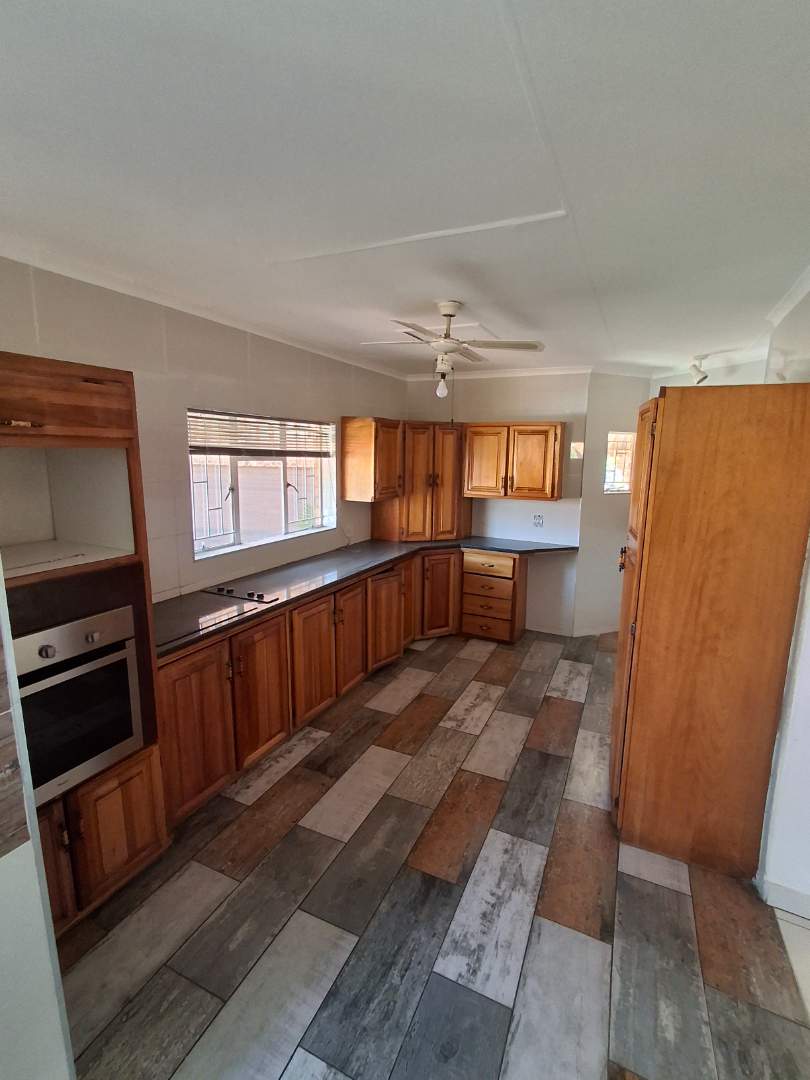 3 Bedroom Property for Sale in Die Hoewes Gauteng