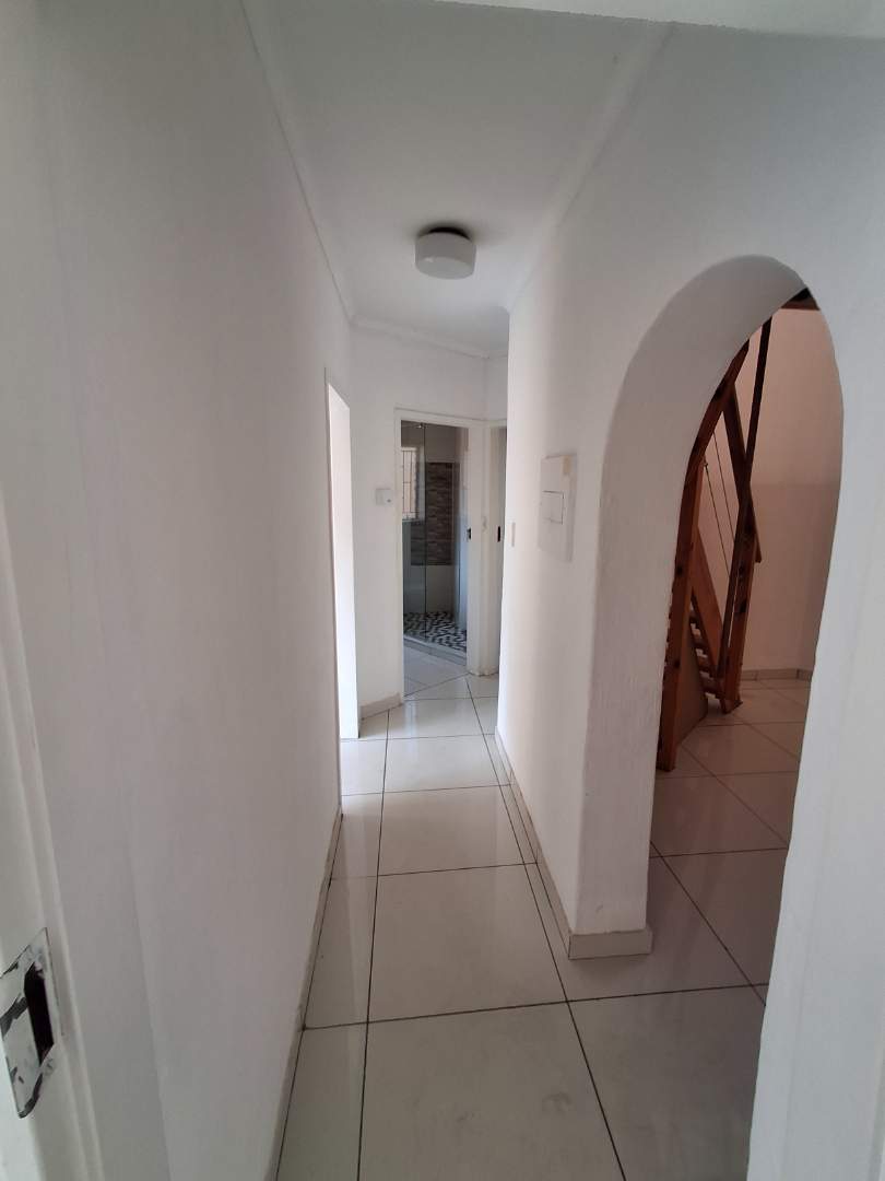 3 Bedroom Property for Sale in Die Hoewes Gauteng
