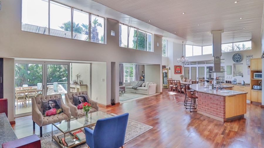 5 Bedroom Property for Sale in Hurlingham Manor Gauteng