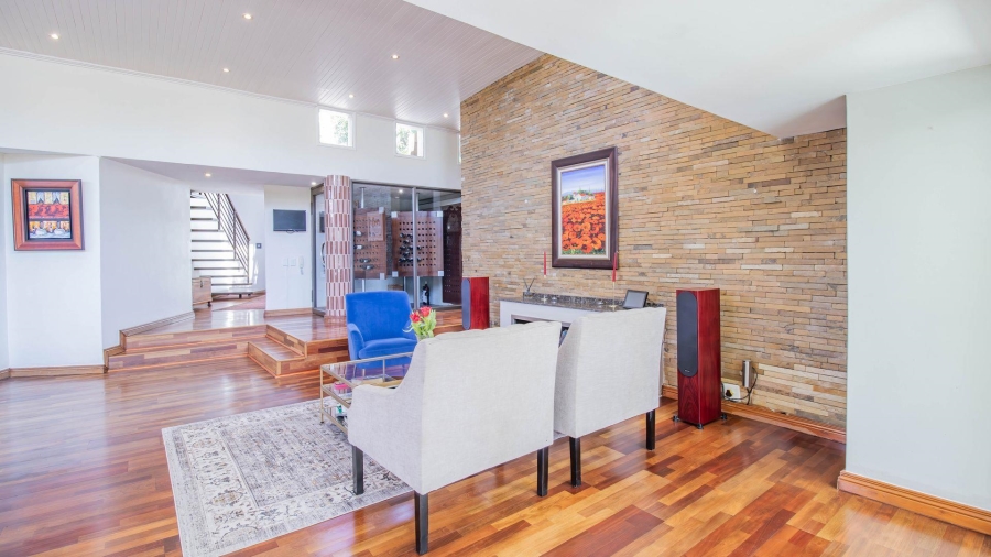 5 Bedroom Property for Sale in Hurlingham Manor Gauteng