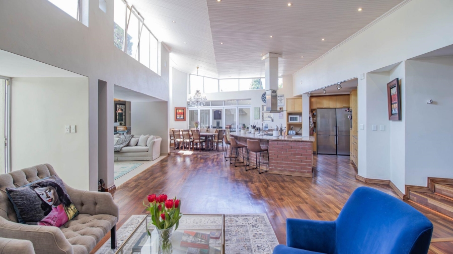 5 Bedroom Property for Sale in Hurlingham Manor Gauteng
