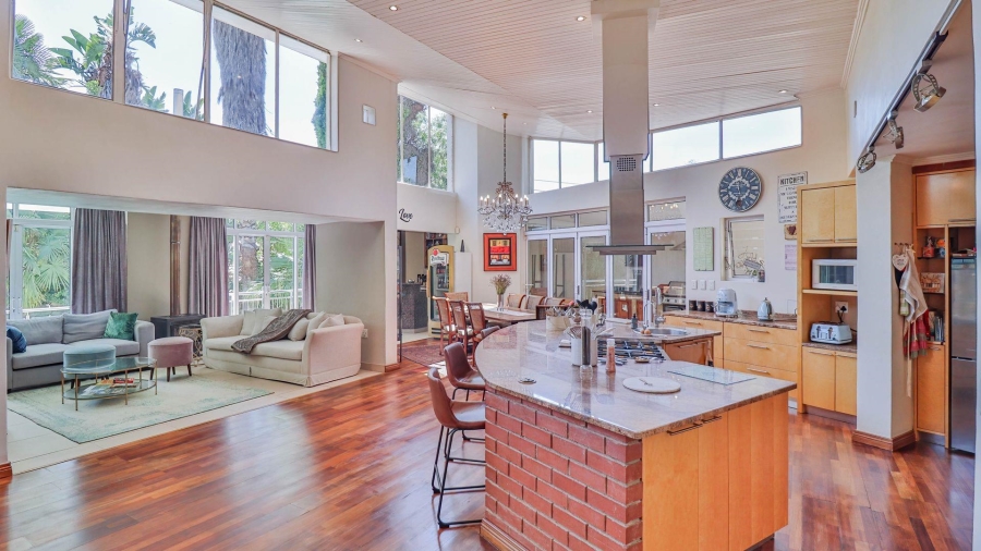 5 Bedroom Property for Sale in Hurlingham Manor Gauteng