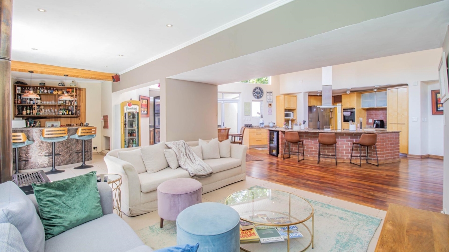 5 Bedroom Property for Sale in Hurlingham Manor Gauteng