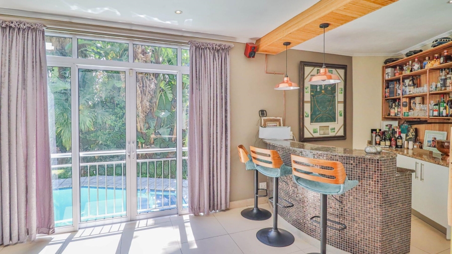 5 Bedroom Property for Sale in Hurlingham Manor Gauteng