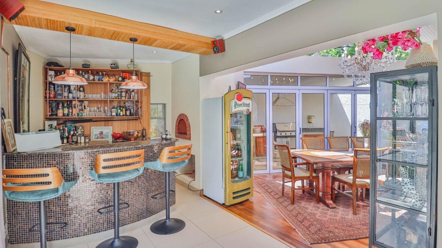 5 Bedroom Property for Sale in Hurlingham Manor Gauteng