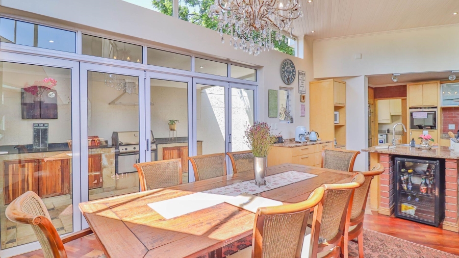 5 Bedroom Property for Sale in Hurlingham Manor Gauteng