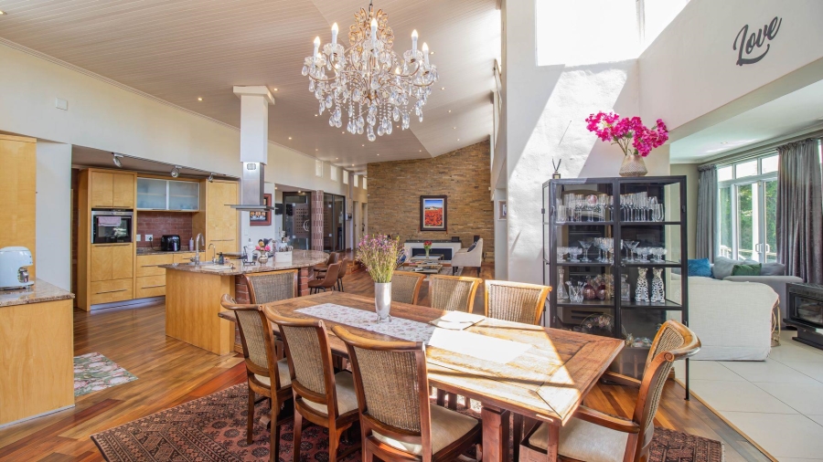 5 Bedroom Property for Sale in Hurlingham Manor Gauteng