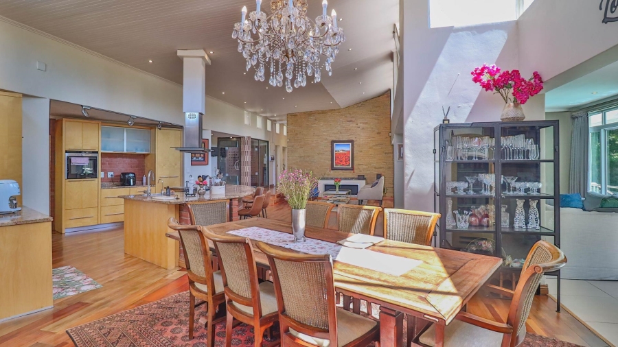 5 Bedroom Property for Sale in Hurlingham Manor Gauteng