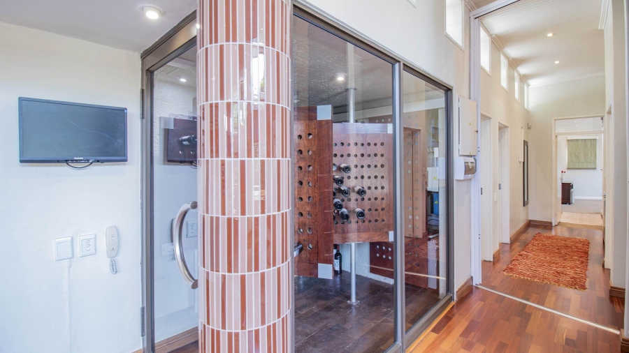5 Bedroom Property for Sale in Hurlingham Manor Gauteng
