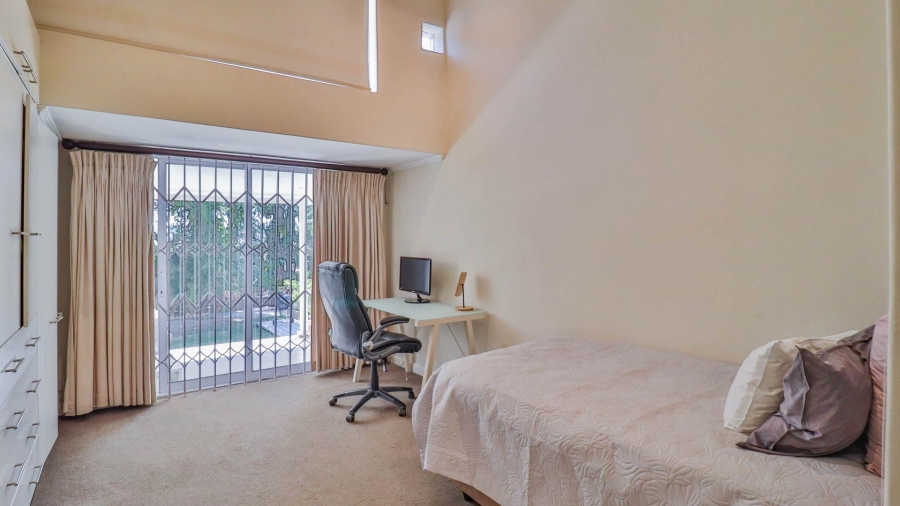 5 Bedroom Property for Sale in Hurlingham Manor Gauteng