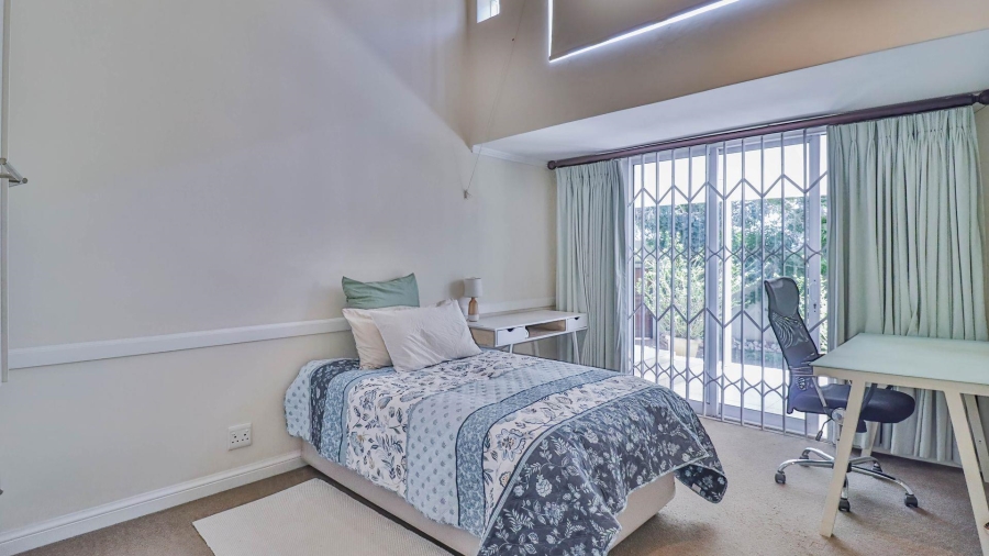 5 Bedroom Property for Sale in Hurlingham Manor Gauteng