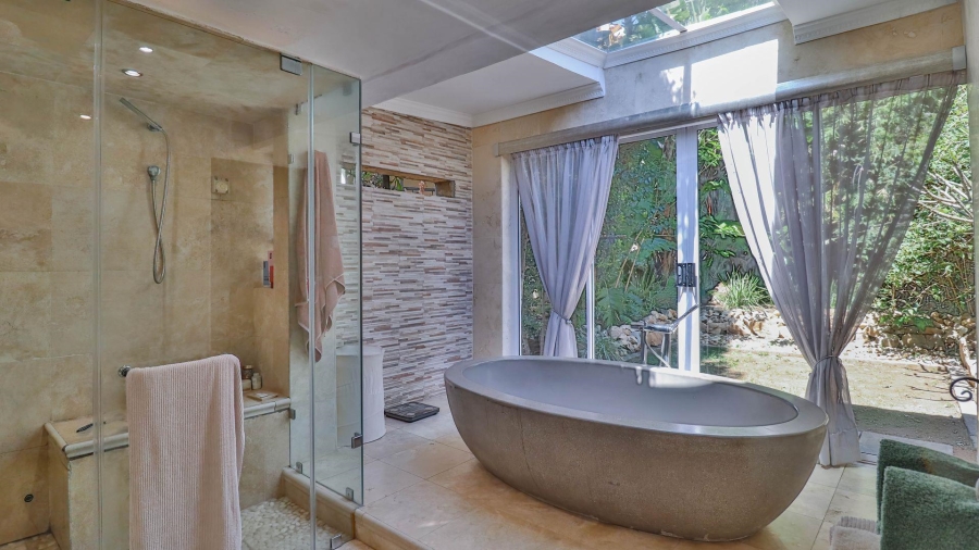 5 Bedroom Property for Sale in Hurlingham Manor Gauteng