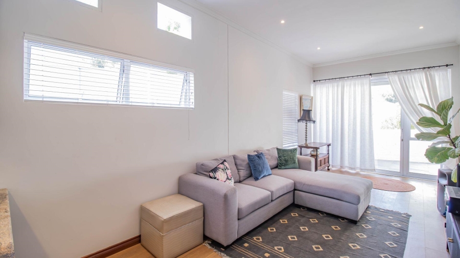 5 Bedroom Property for Sale in Hurlingham Manor Gauteng