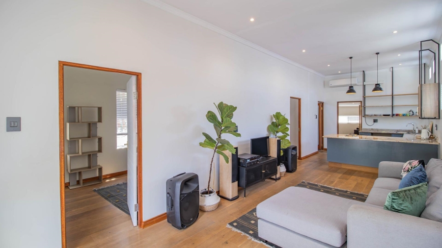 5 Bedroom Property for Sale in Hurlingham Manor Gauteng