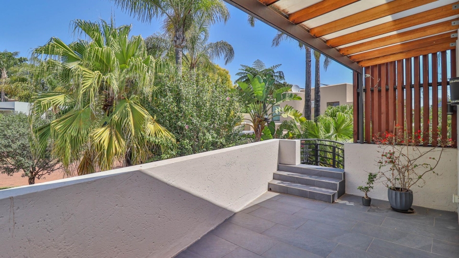 5 Bedroom Property for Sale in Hurlingham Manor Gauteng