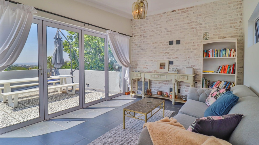 5 Bedroom Property for Sale in Hurlingham Manor Gauteng