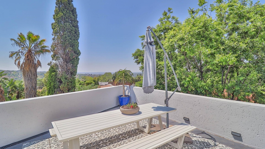 5 Bedroom Property for Sale in Hurlingham Manor Gauteng