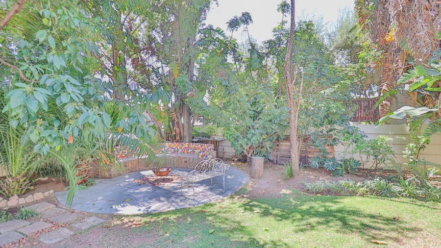 5 Bedroom Property for Sale in Hurlingham Manor Gauteng