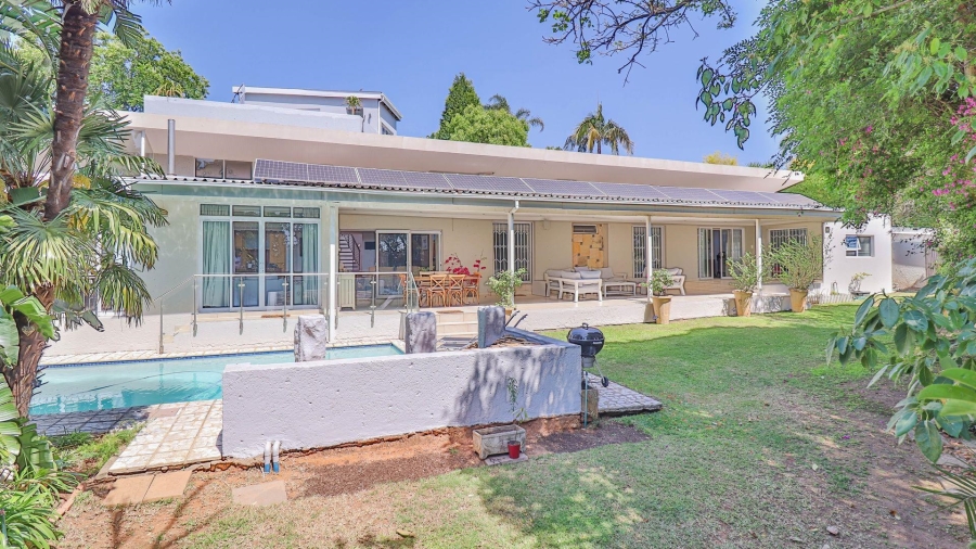 5 Bedroom Property for Sale in Hurlingham Manor Gauteng