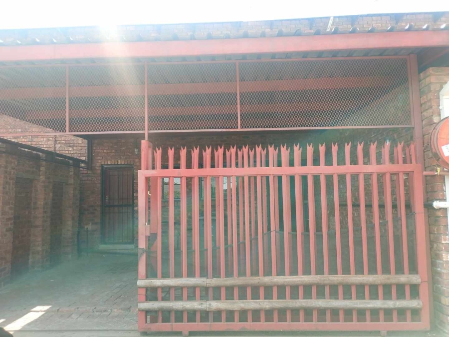 To Let 3 Bedroom Property for Rent in Jan Niemand Park Gauteng