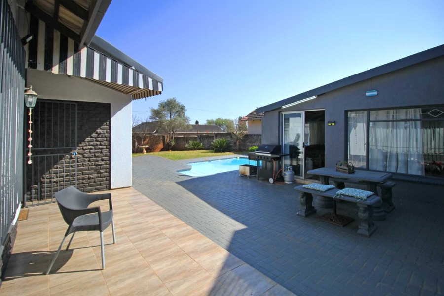 3 Bedroom Property for Sale in Greenhills Gauteng
