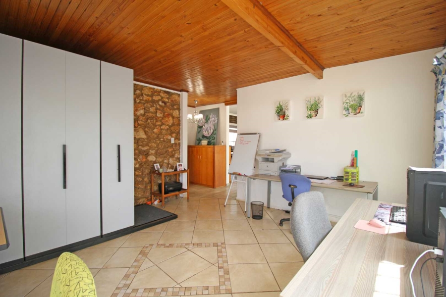 4 Bedroom Property for Sale in Greenhills Gauteng