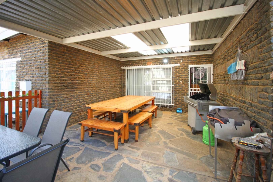 4 Bedroom Property for Sale in Greenhills Gauteng