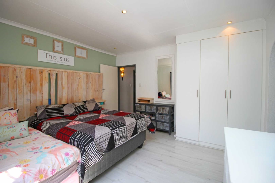 4 Bedroom Property for Sale in Randpoort Gauteng