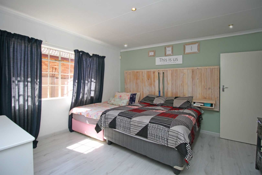 4 Bedroom Property for Sale in Randpoort Gauteng