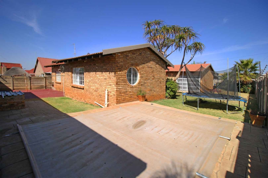 4 Bedroom Property for Sale in Randpoort Gauteng