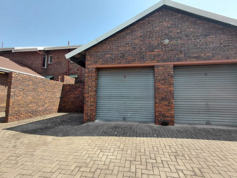 2 Bedroom Property for Sale in Birchleigh Gauteng