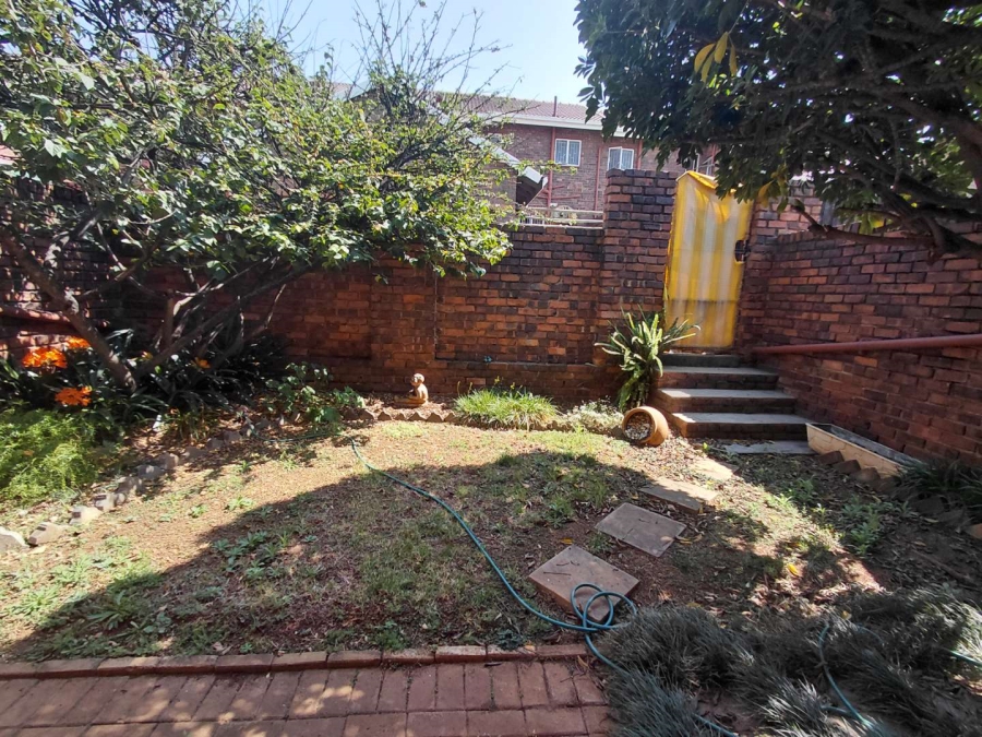 2 Bedroom Property for Sale in Birchleigh Gauteng