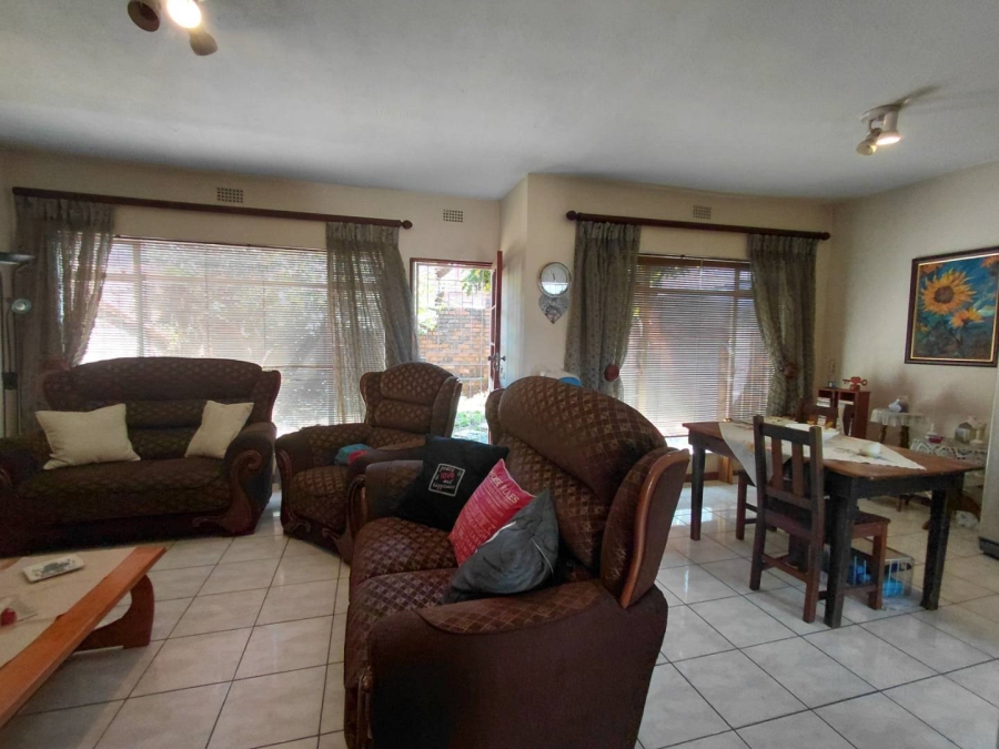 2 Bedroom Property for Sale in Birchleigh Gauteng