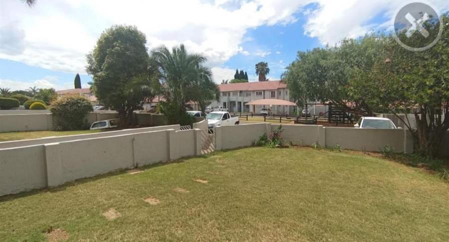 2 Bedroom Property for Sale in Glen Marais Gauteng