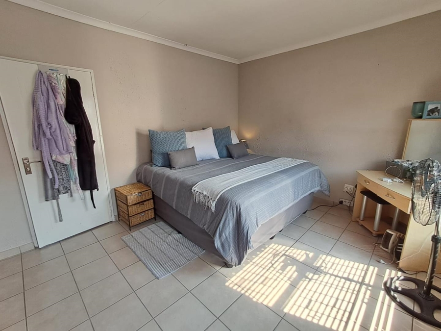 3 Bedroom Property for Sale in Verwoerdpark Gauteng