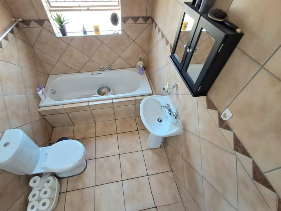 3 Bedroom Property for Sale in Verwoerdpark Gauteng