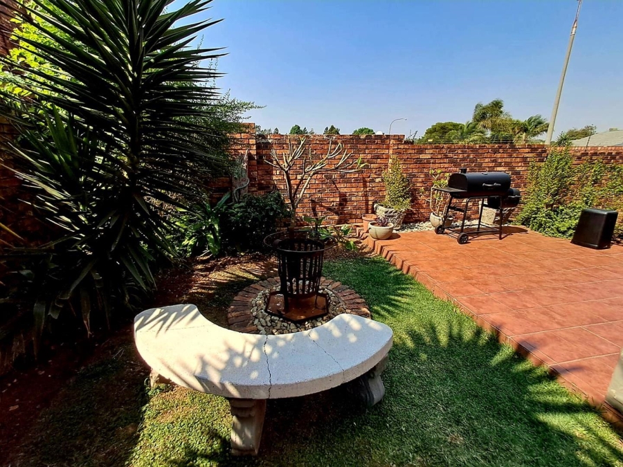 3 Bedroom Property for Sale in Verwoerdpark Gauteng