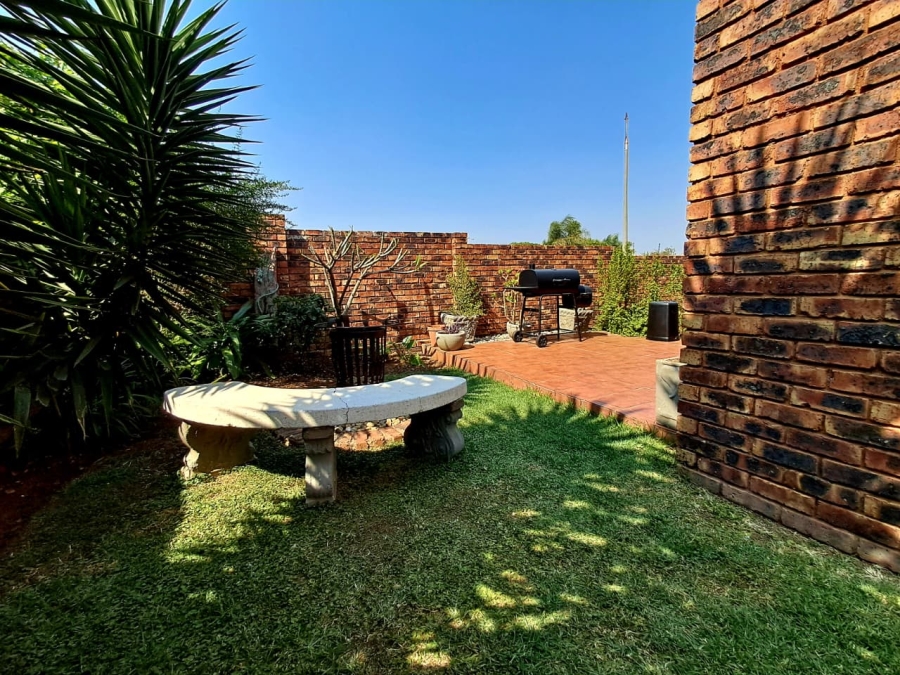 3 Bedroom Property for Sale in Verwoerdpark Gauteng