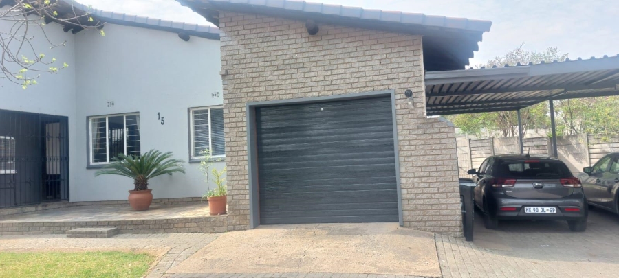 3 Bedroom Property for Sale in Verwoerdpark Gauteng