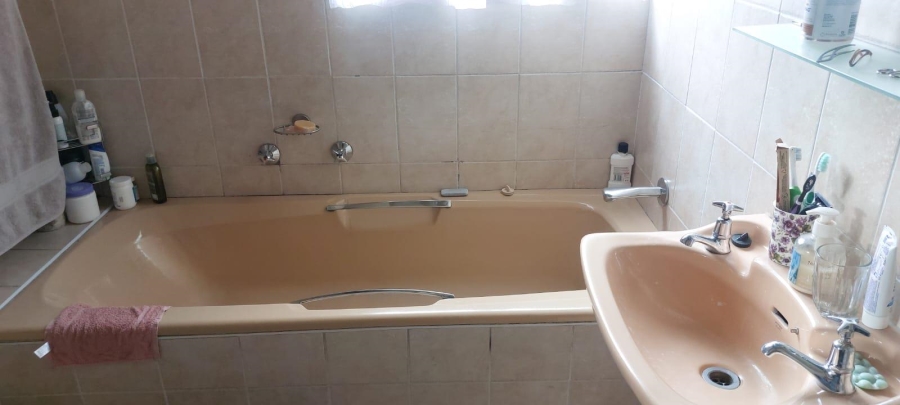 3 Bedroom Property for Sale in Verwoerdpark Gauteng