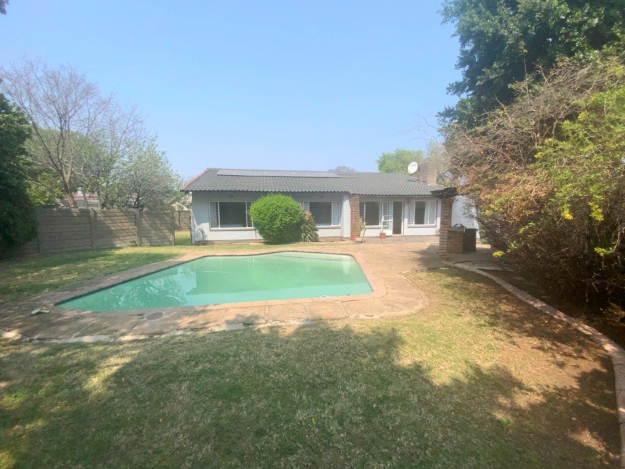 3 Bedroom Property for Sale in Verwoerdpark Gauteng