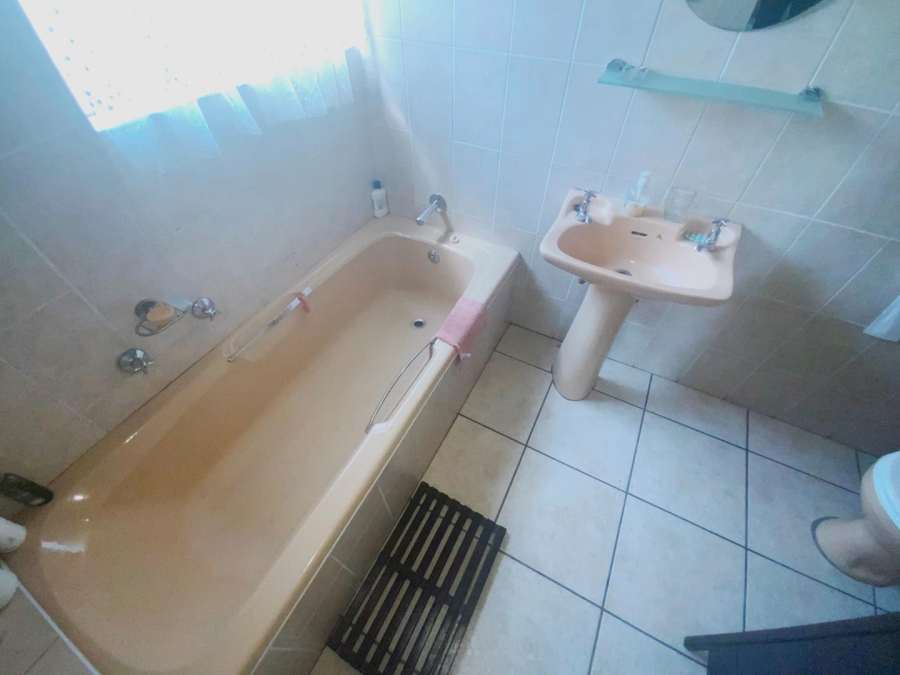 3 Bedroom Property for Sale in Verwoerdpark Gauteng