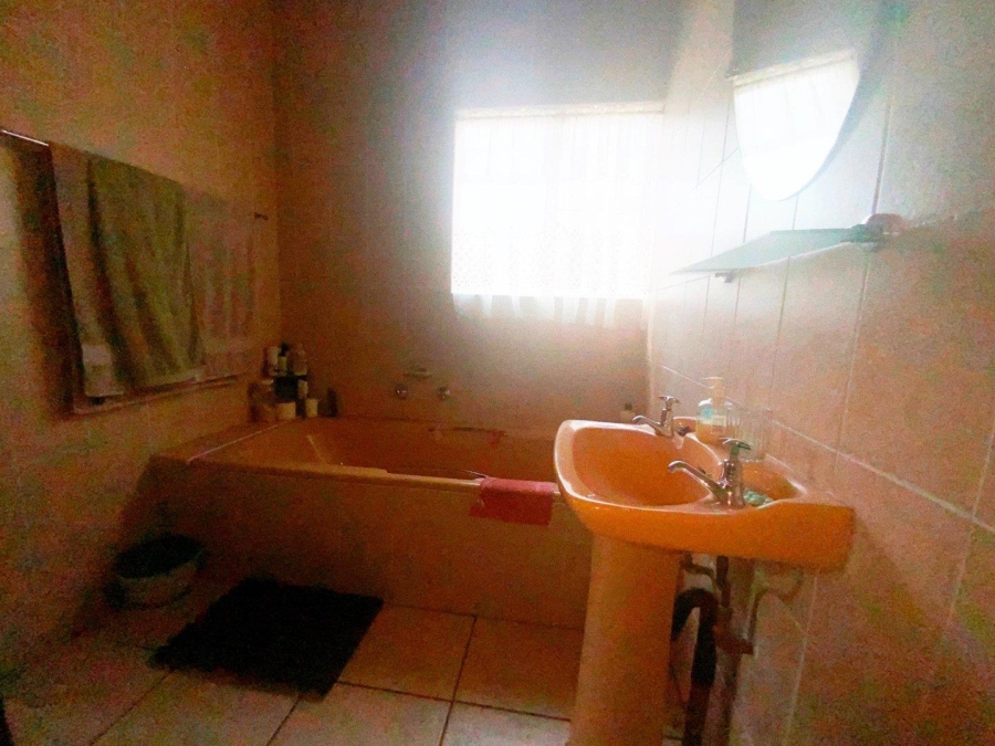 3 Bedroom Property for Sale in Verwoerdpark Gauteng