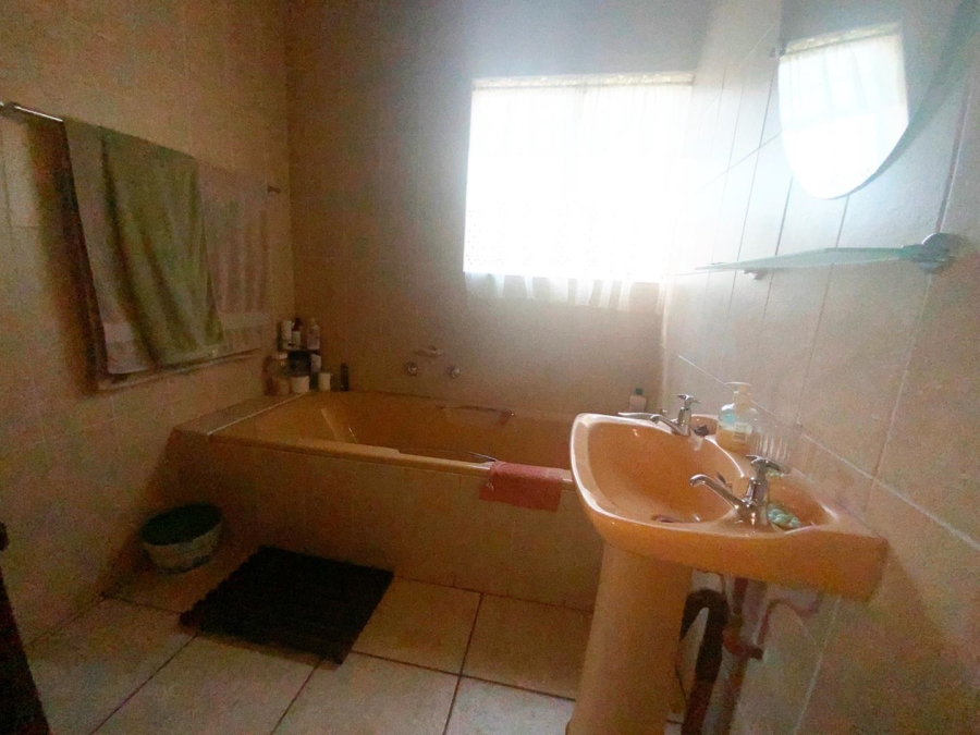 3 Bedroom Property for Sale in Verwoerdpark Gauteng