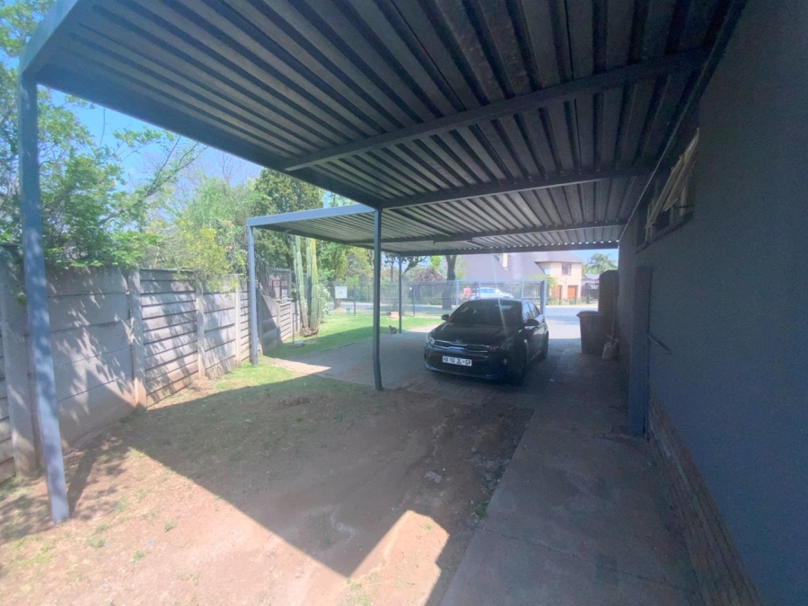 3 Bedroom Property for Sale in Verwoerdpark Gauteng