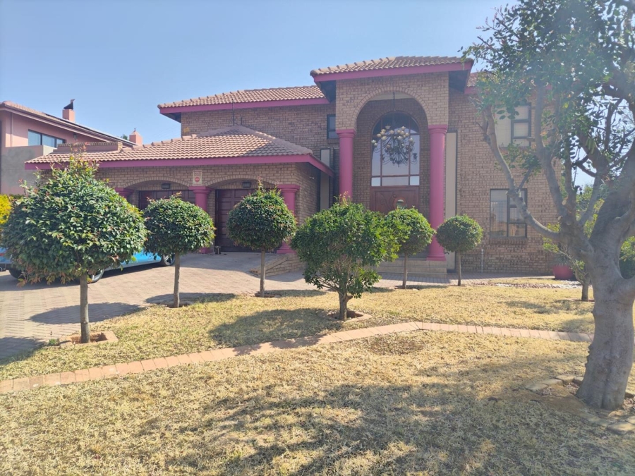 5 Bedroom Property for Sale in Ninapark Gauteng
