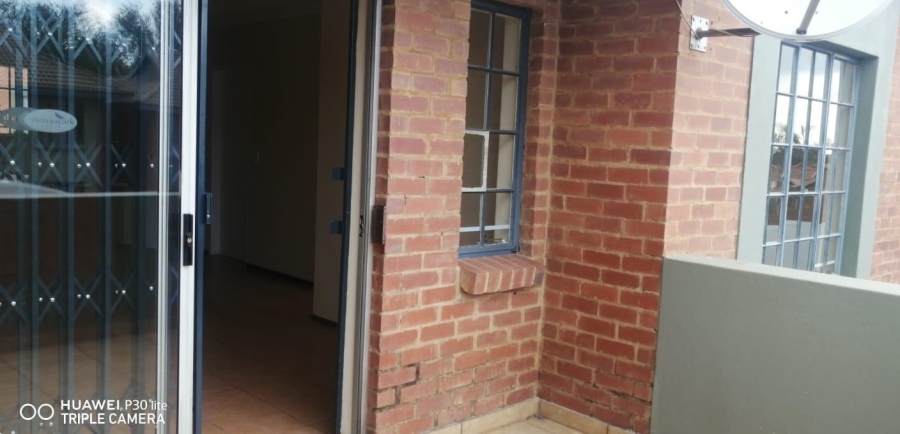 2 Bedroom Property for Sale in Theresa Park Gauteng