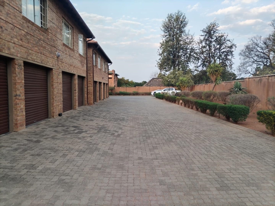 4 Bedroom Property for Sale in Theresa Park Gauteng